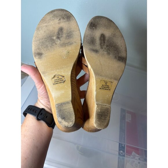 Step Up Slip On Wedge Sandals Tan Sz 10 Open Toe Floral Embossed Sole Strappy - Picture 5 of 9